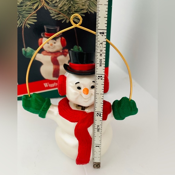 1989 Hallmark Ornament Wiggly Snowman 
Hallmark Keepsake Ornament - Picture 6 of 9